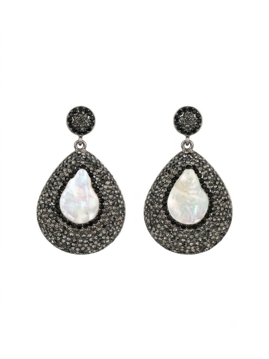 The Eclipse Pearl Earrings